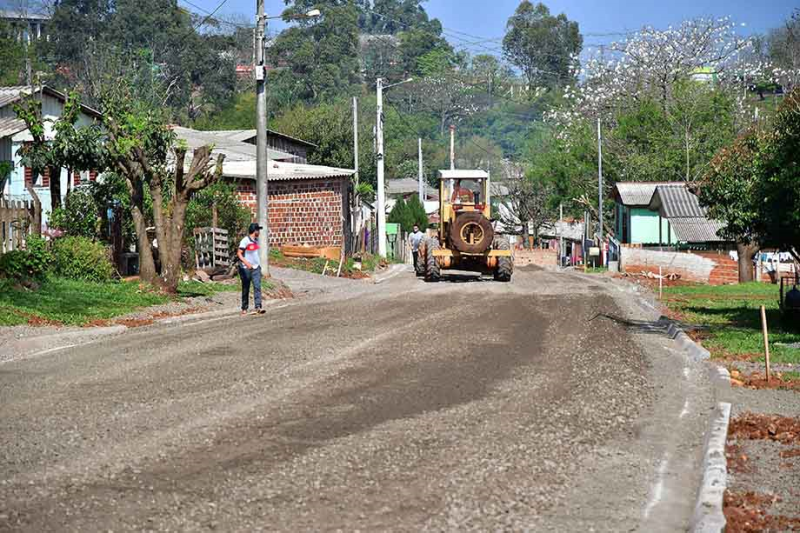 Rua Missões preparada para receber pavimentação